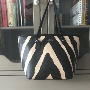 Coach taxi top zip tote